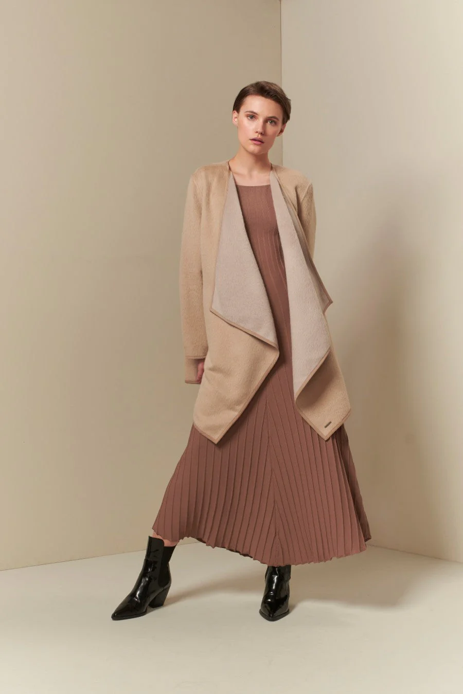 Barcelona Coat Baby Alpaca Suri Color Beige - Image 3