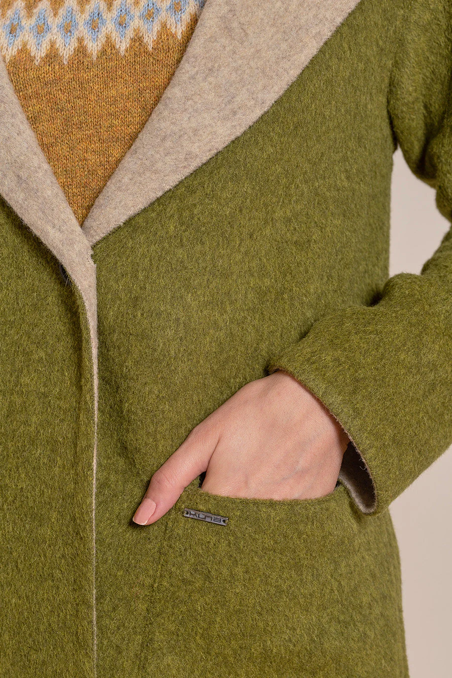 Vancouver Coat Baby Alpaca Color Avocado&Arena - Image 4