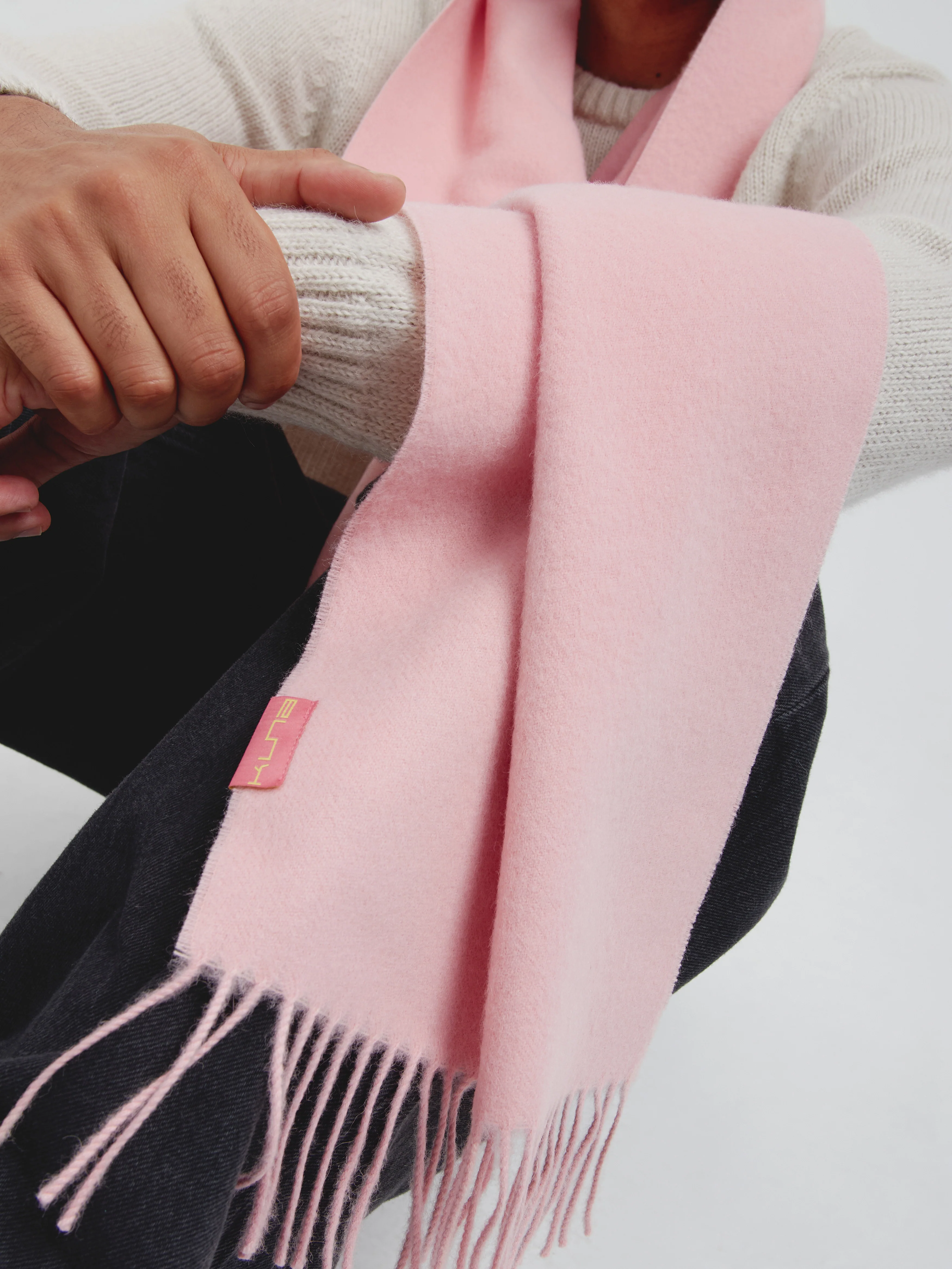 Adrian Scarf Baby Alpaca Color Pink - Image 5