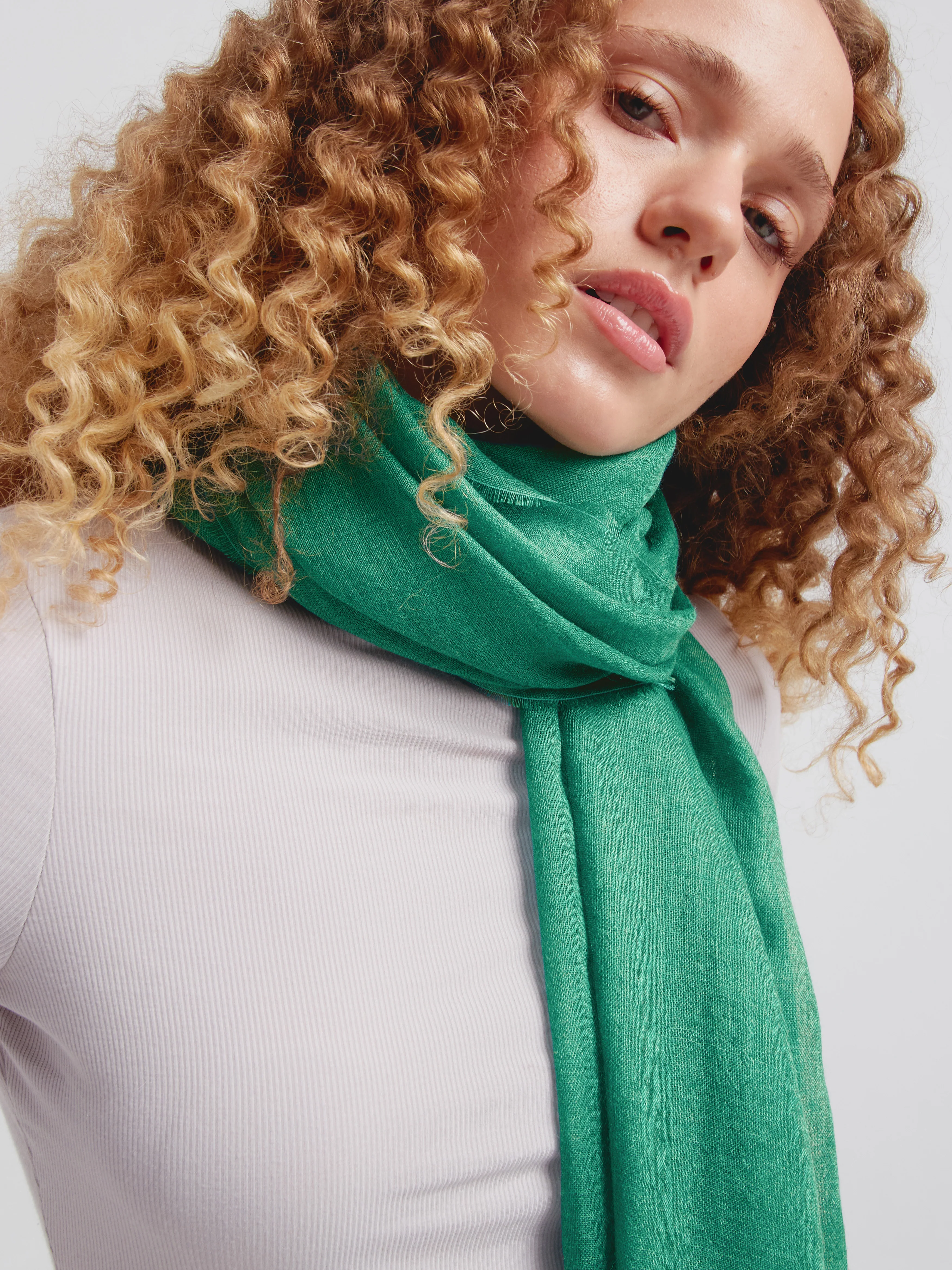 Alondra Shawl Baby Alpaca Color Green - Image 3