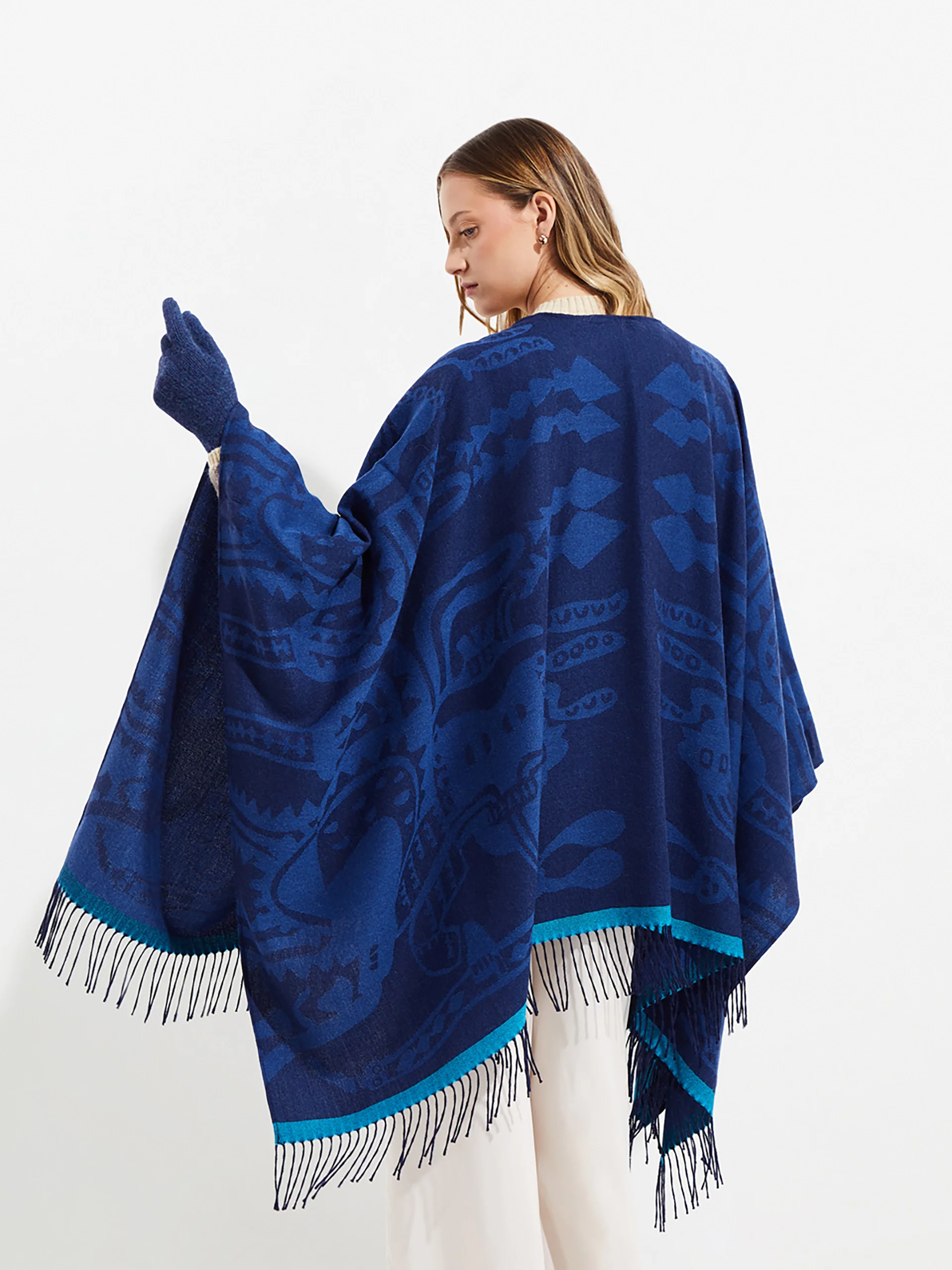 Nazca - 45 Cape Royal Alpaca Color Blue - Image 4