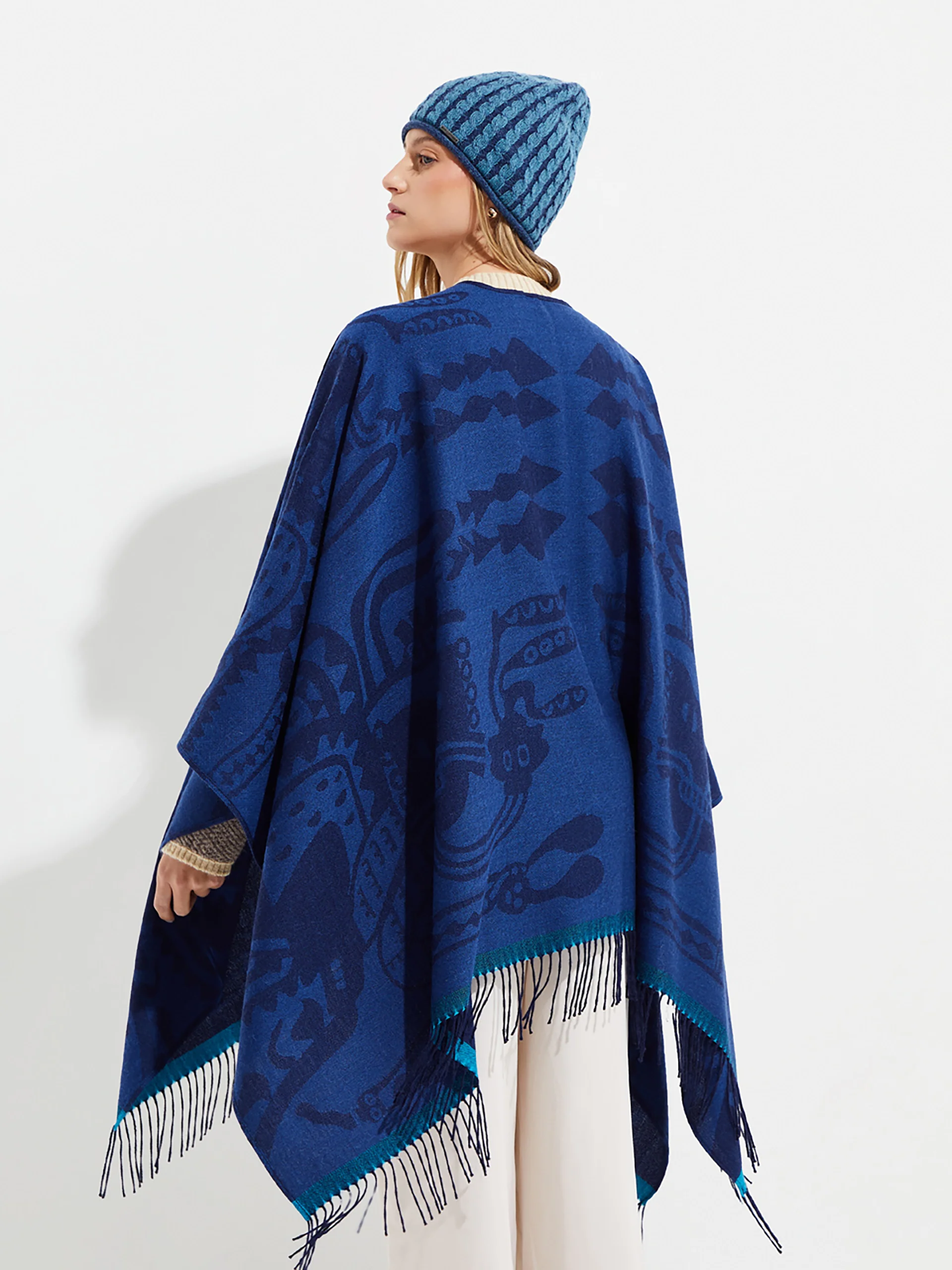 Nazca - 45 Cape Royal Alpaca Color Blue - Image 9