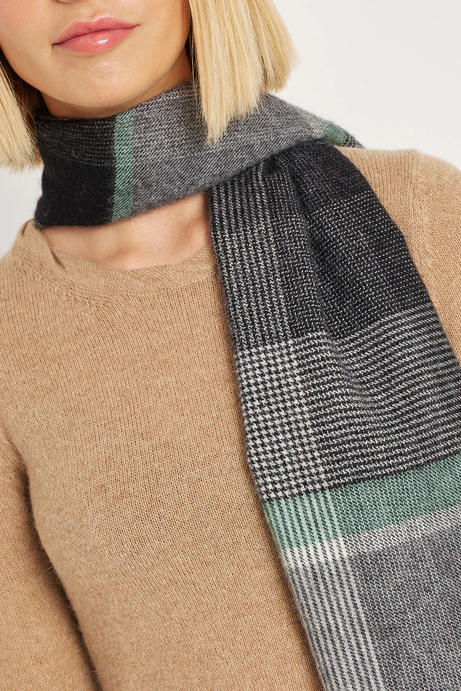 Weimar Scarf Baby Alpaca Color Black - Image 3