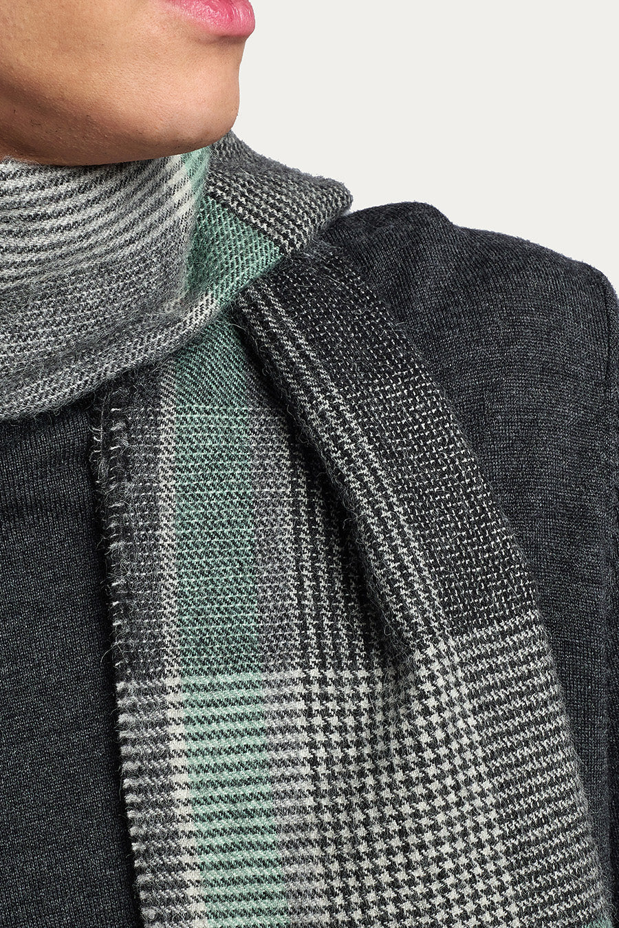 Weimar Scarf Baby Alpaca Color Black - Image 5