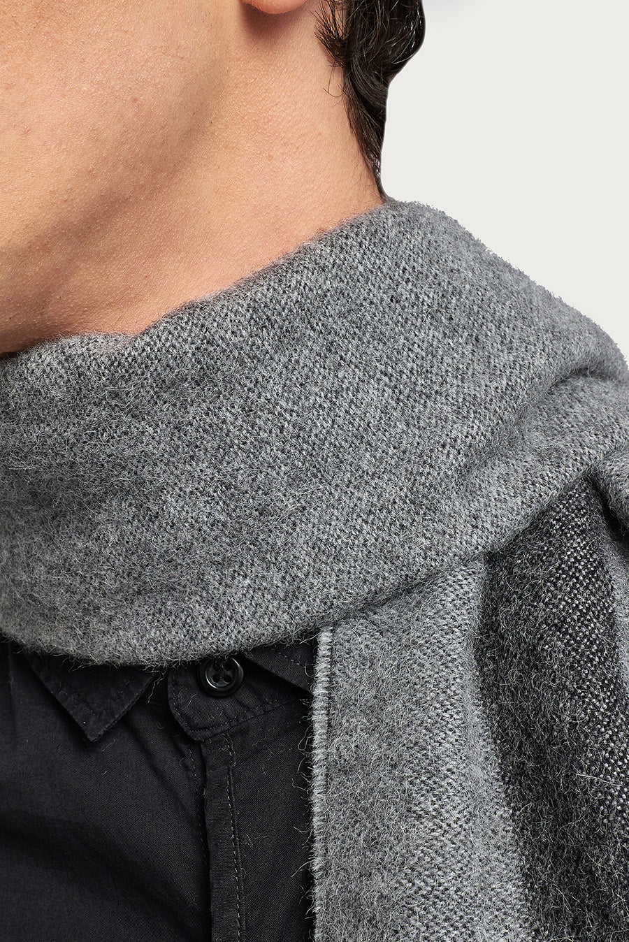 Winnipeg Scarf Baby Alpaca Color Black - Image 5