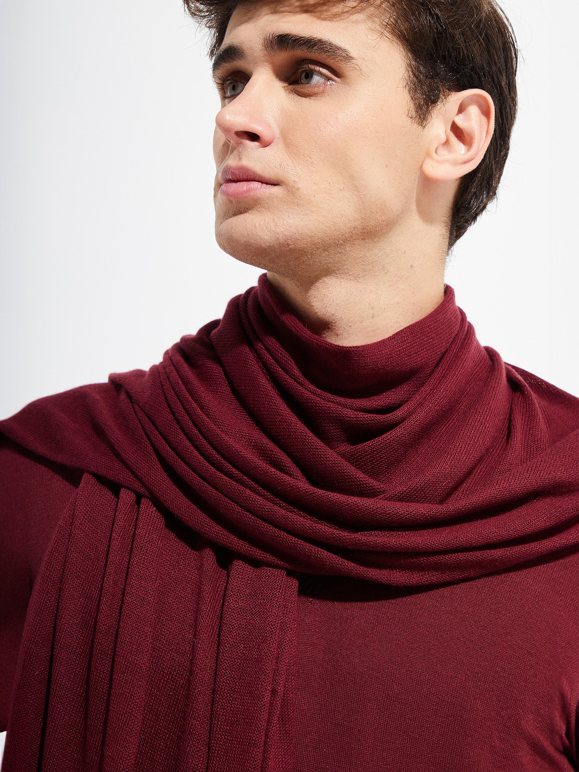 Bouveret Shawl Vicuña Color Burdeo - Image 5