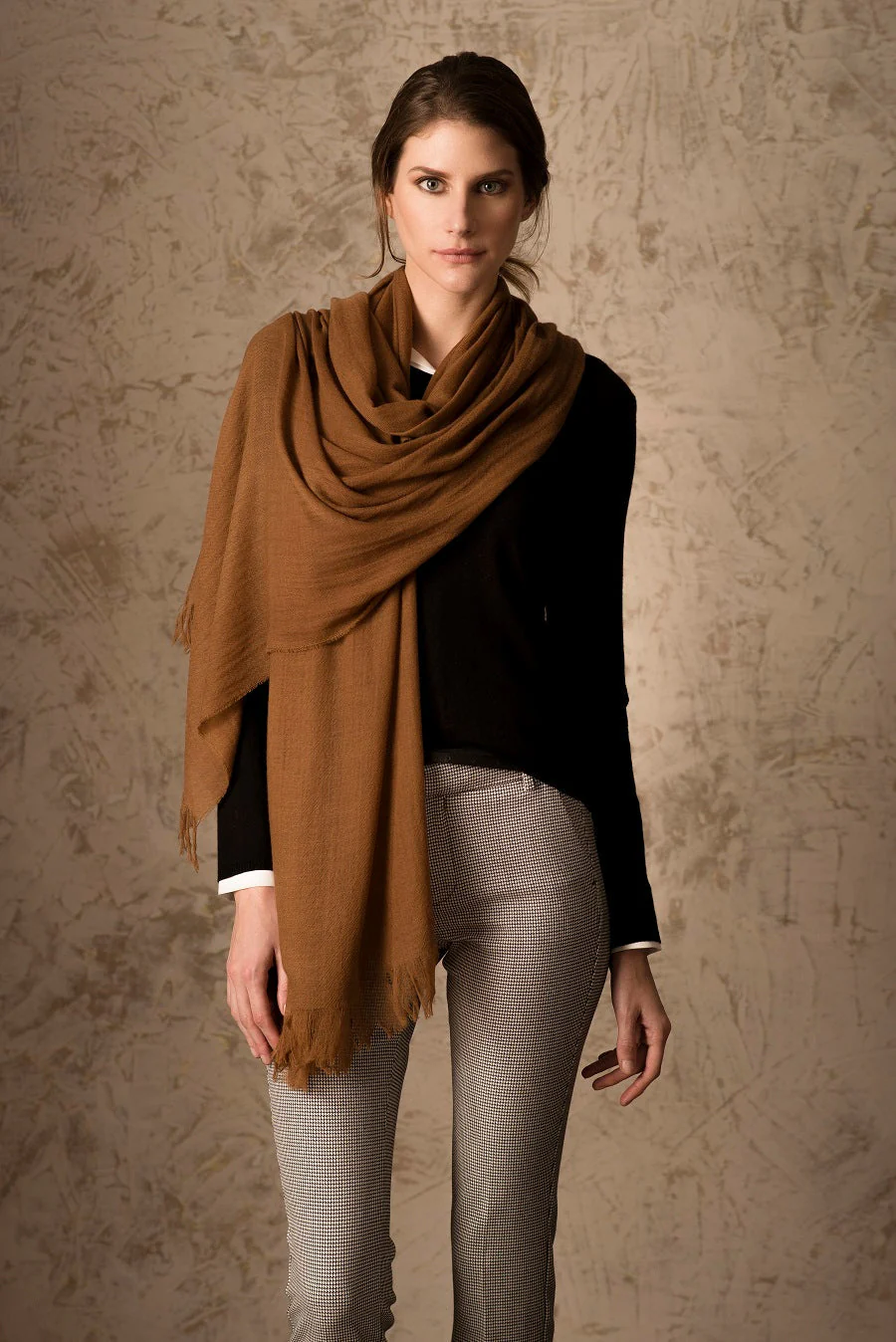 Bussigny Shawl Vicuña Color Camel - Image 2