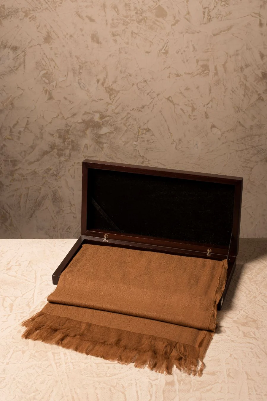 Bussigny Shawl Vicuña Color Camel - Image 3