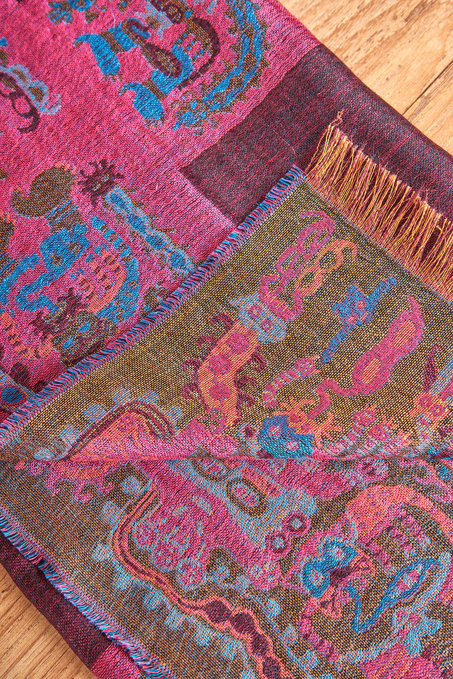 Nazca - 33 Shawl Royal Alpaca & Silk Color Guinda - Image 6