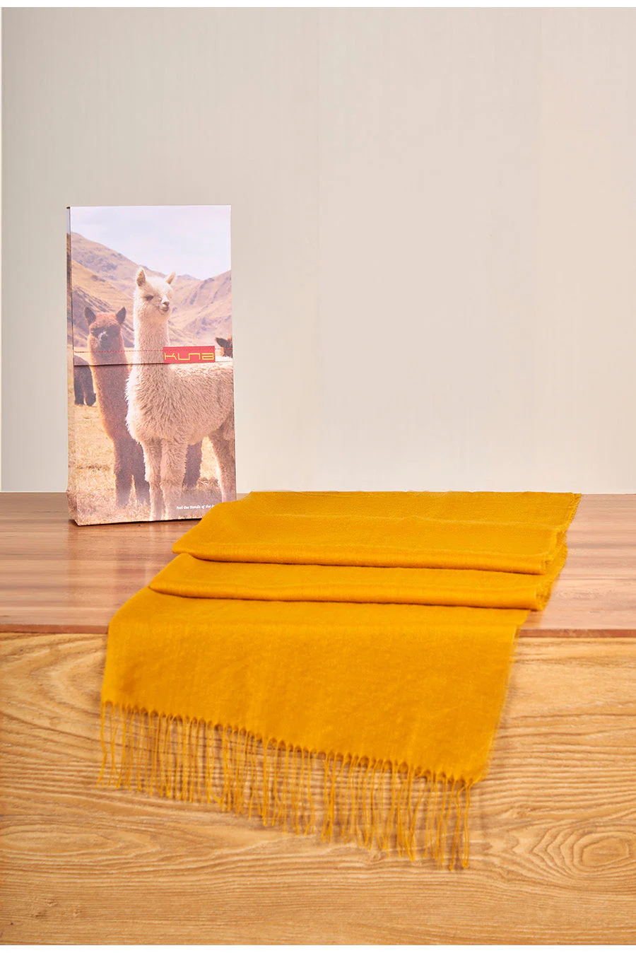 Vercorin Shawl Baby Alpaca Color Amarillo - Image 2