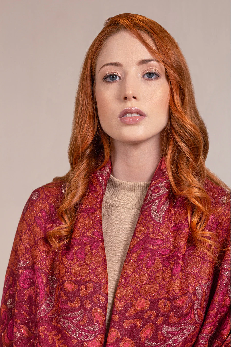 Verdino Shawl Baby Alpaca Color Red - Image 4