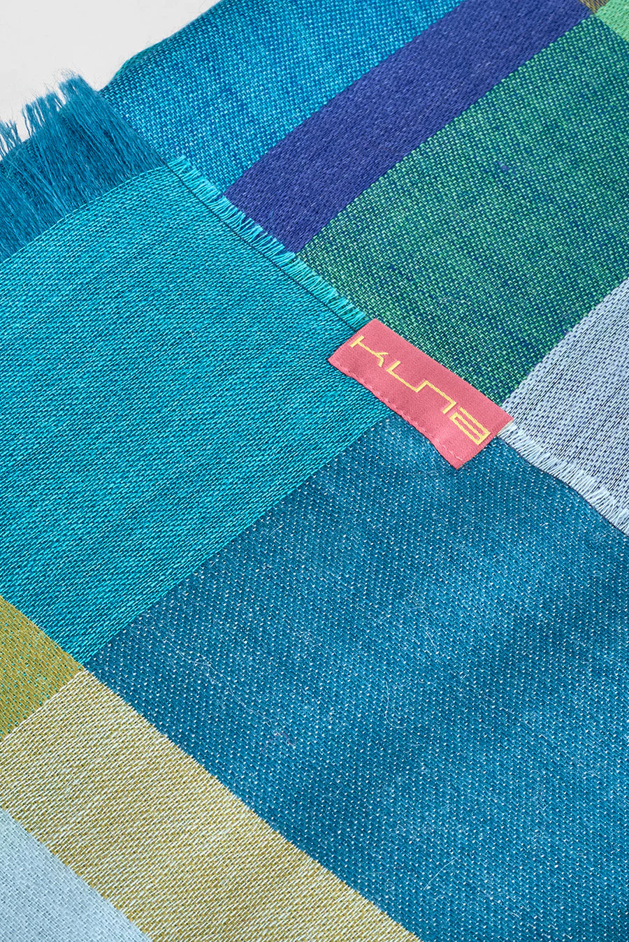 Wilaya Shawl Baby Alpaca Color Verde - Image 4