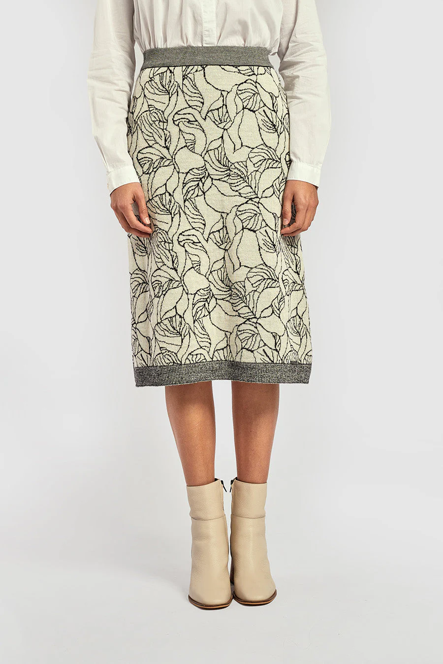 Weiss Skirt Baby Alpaca Color B&W - Image 3