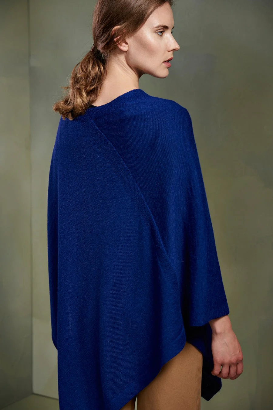 Almendra Poncho Baby Alpaca Color Cadet - Image 2
