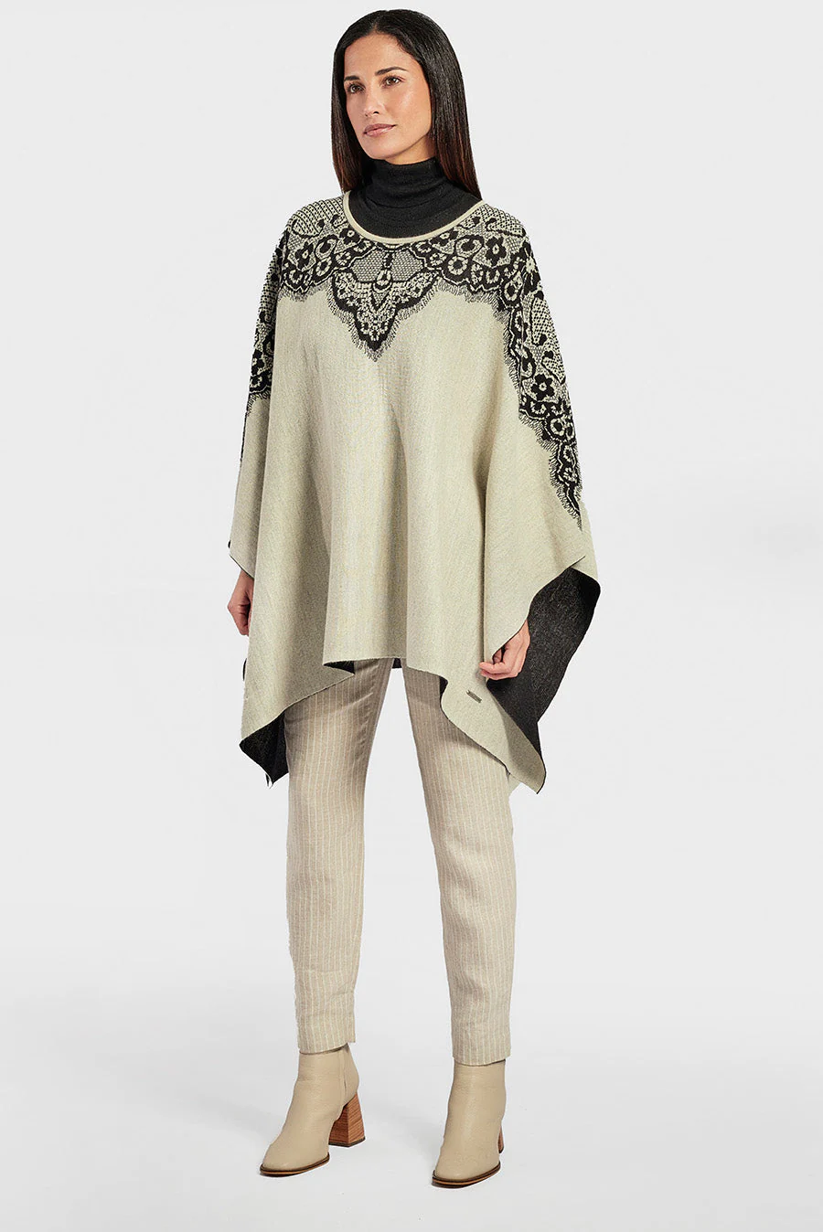 Wendy Poncho Baby Alpaca Color B&W - Image 5