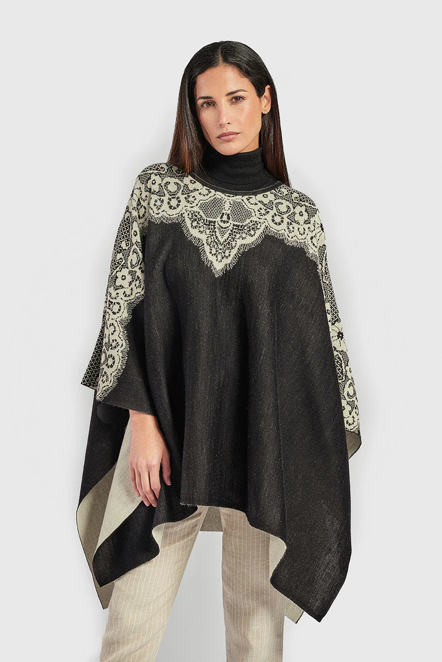 Wendy Poncho Baby Alpaca Color B&W - Image 8