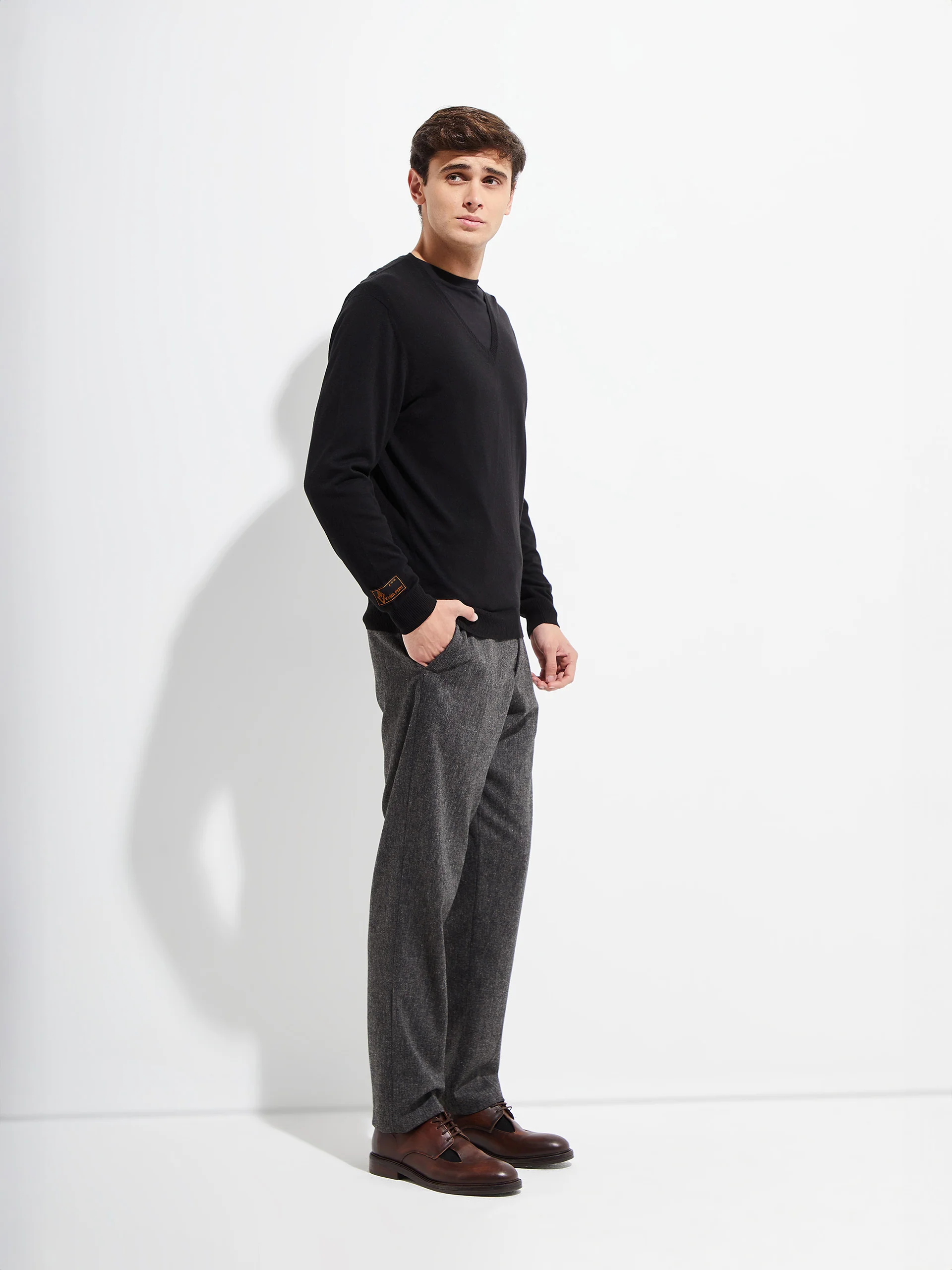 Brian Sweater Vicuña Color Black - Image 4