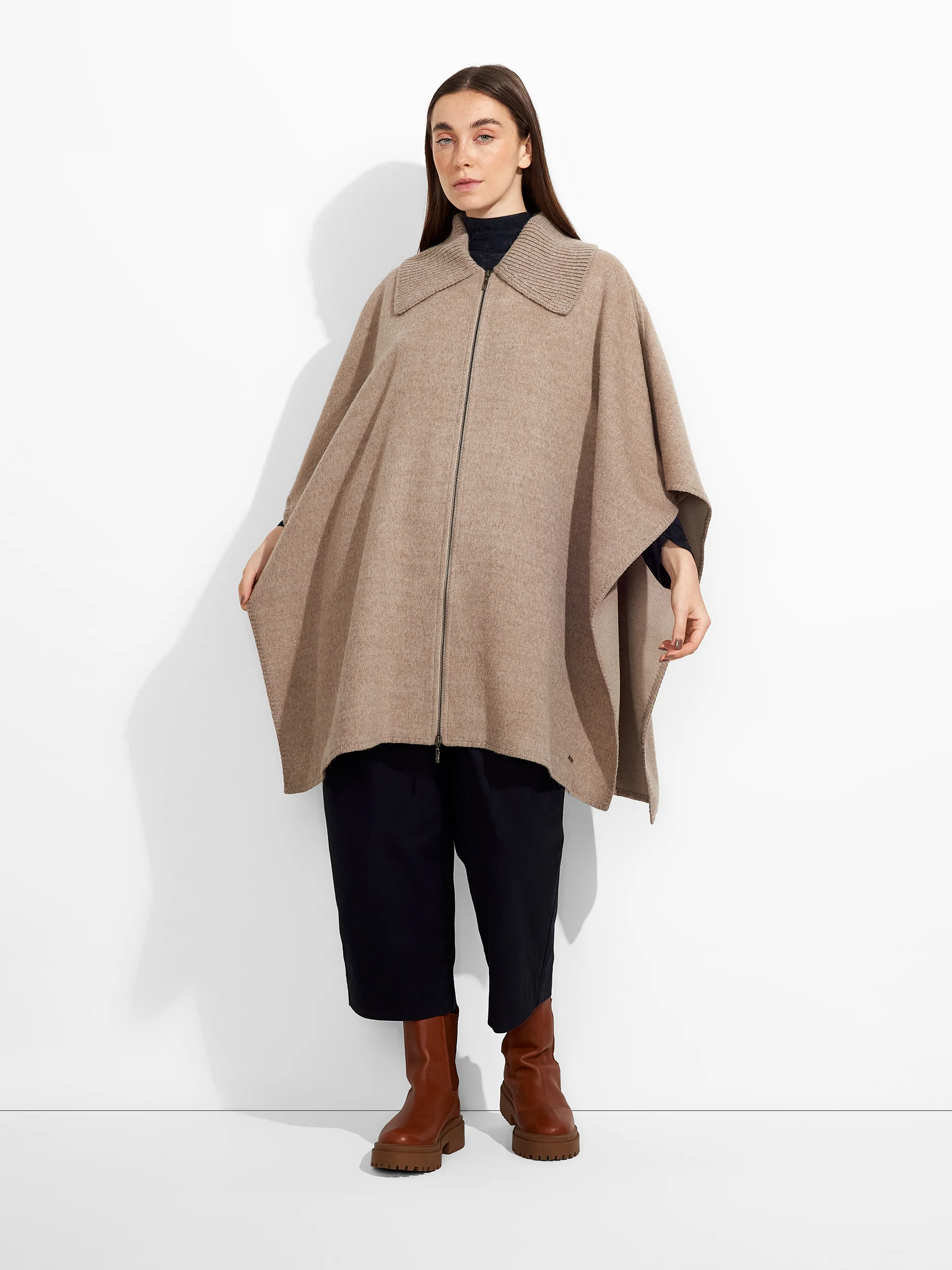 Zendaya Cape Baby Alpaca Color Brown - Image 4
